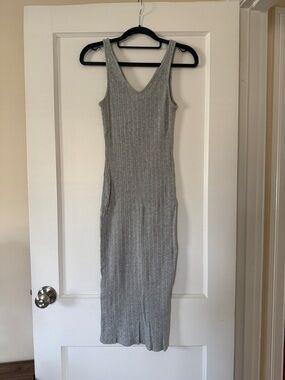 Sleeveless Gray Ribbed Maxi Dress with V-Neck and Cover Up